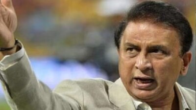 ক্ষুব্ধ গাভাসকর।