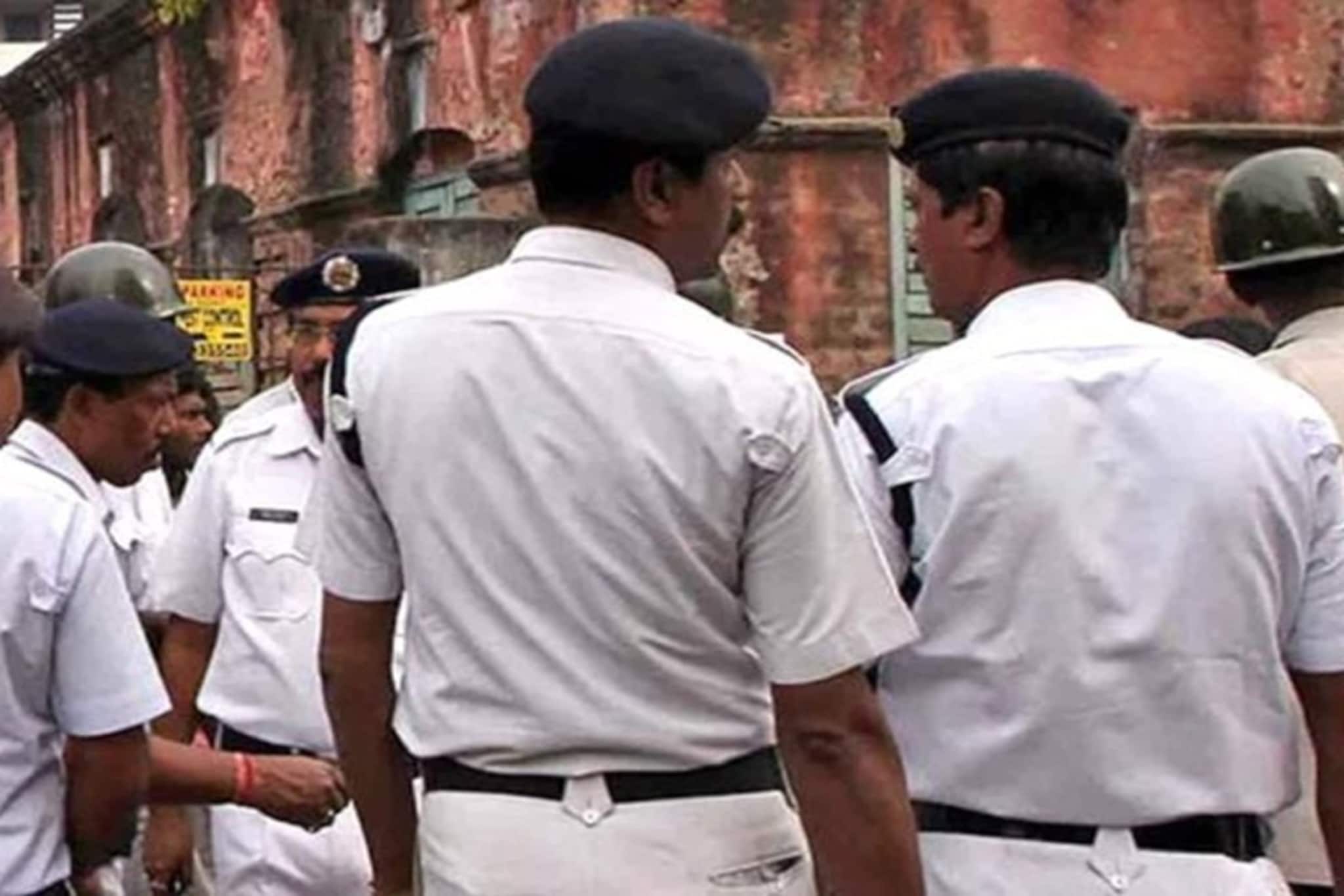 ভোটের মুখে কলকাতা পুলিশে রদবদল! বেশ কিছু থানার ওসিদের দায়িত্ব বদল