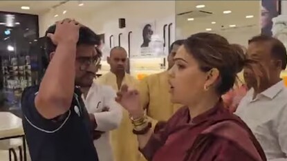 ‘এটা হিন্দুর দেশ’! লেন্সকার্ট স্টোরে ঢুকে কর্মীদের তিলক পরিয়ে দিলেন, বিজেপি নেত্রীকে ঘিরে বিতর্ক