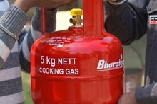 ৫ কেজির 'মিনি' LPG সিলিন্ডারের দাম কত হল জানেন...? কলকাতা, দিল্লি, মুম্বই, বেঙ্গালুরু কোন শহরে রান্নার গ্যাসের দর কত? দেখে নিন 'রেট'