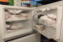 ফ্রিজারে বরফের পাহাড়...? এই '১০ মিনিটের' তুক শিখে নিন, নিমেষে গলিয়ে দেবে ইটের মতো শক্ত বরফ!