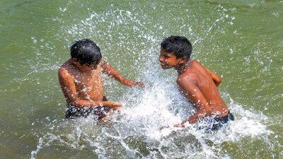 আবহাওয়ার আপডেট, রাজ্যের আবহাওয়া, চড়চড় করে চড়ছে পারা, শুক্র-শনি, দক্ষিণবঙ্গে কেমন থাকবে আবহাওয়া, কবে নামবে বৃষ্টি, বড় পূর্বাভাস দিয়ে দিল, IMDপারদ, তাপমাত্রা, গরম বৃষ্টি, দক্ষিণবঙ্গের আবহাওয়া, বৃষ্টি কবে, কবে নামবে বৃষ্টি, জেলায় জেলায় বৃষ্টির পূর্বাভাস, কোন কোন জেলায় বৃষ্টি, আবহাওয়ার আপডেট, তাপমাত্রার পূর্বাভাস, বাংলার আবহাওয়া, দক্ষিণবঙ্গের আবহাওয়া, উত্তরবঙ্গের আবহাওয়া, বৃষ্টি, ঝড়, বজ্রপাত, পশ্চিমী ঝঞ্ঝা, নিম্নচাপ, গরম, এপ্রিলের আবহাওয়া, ২০২৬ এর আবহাওয়া, গ্রীষ্মকাল, কলকাতার আবহাওয়া, কলকাতায় কবে বৃষ্টি, আবহওয়ার নতুন আপডেট, বাংলা নিউজ