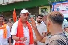 ডোমজুড়ে মাংসের দোকান তুলতে হুমকি! ব্যবসায়ীকে হেনস্থার অভিযোগে চাপে বিতর্কে বিজেপি প্রার্থী ডোমজুড়ে মাংস ব্যবসায়ীকে হেনস্থার অভিযোগ, নিশানায় বিজেপি প্রার্থী