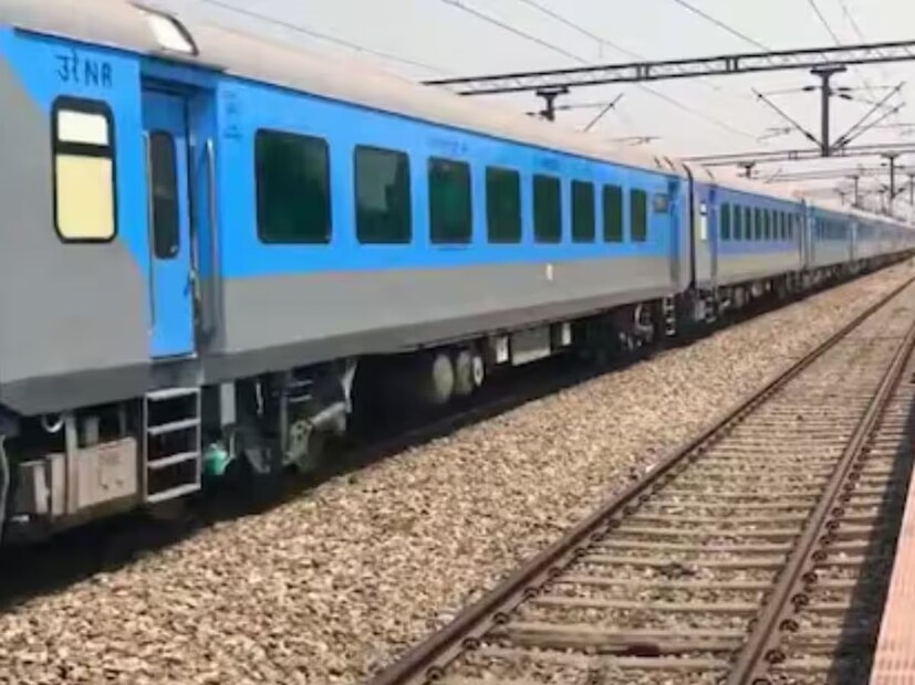Indian Rail : মানুষের মতো ট্রেনেরও অবসর হয়! একটা ট্রেনের আয়ু কতদিন? অবসরের পর ট্রেনগুলোর কী হয়? রয়েছে চমকে দেওয়া উত্তর