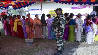 मतदारांच्या सोयीसाठी मोठा निर्णय! निवडणूक आयोगाची 4,660 नवीन बूथ, 321 केंद्रे स्थलांतरित करण्यास मंजुरी.