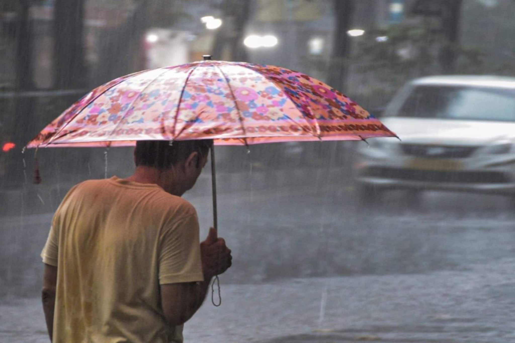 ফের হাওয়া বদল বাংলায়! চরম গরমের মধ্যেই ফের বৃষ্টি