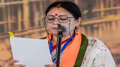 অগ্নিমিত্রার স্পষ্ট জবানি, '' রাজ্যের মহিলারা যেখানে খুশি, যখন খুশি যাবেন, তাদের নিরাপত্তা দেওয়া সরকারের কর্তব্য, দায়িত্ব।' অগ্নিমিত্রার স্পষ্ট জবানি, '' রাজ্যের মহিলারা যেখানে খুশি, যখন খুশি যাবেন, তাদের নিরাপত্তা দেওয়া সরকারের কর্তব্য, দায়িত্ব।'