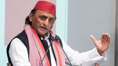 বাংলায় তৃণমূলের বিপর্যয়ের পরই I-PAC-এর সঙ্গে সম্পর্ক শেষ করল সমাজবাদী পার্টি! কী বললেন অখিলেশ? বাংলায় তৃণমূলের বিপর্যয়ের পরই I-PAC-এর সঙ্গে সম্পর্ক শেষ করল সমাজবাদী পার্টি! কী বললেন অখিলেশ?