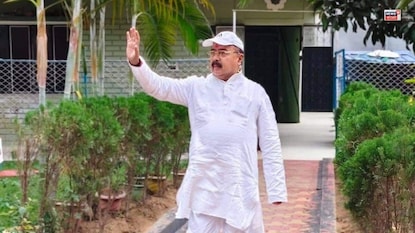 কোর কমিটি ছাড়লেন অভিজিৎ