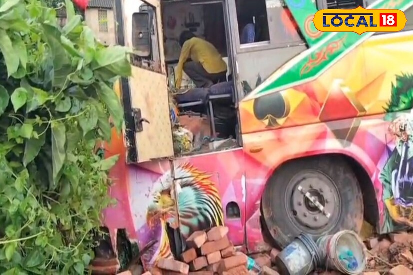 *স্থানীয় এক বাসিন্দা বলেন, *স্থানীয় এক বাসিন্দা বলেন,
