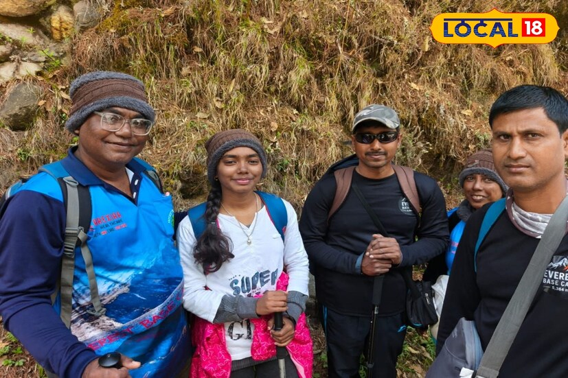 caption 5 এরপর সময় আছে ২২ মে ও। প্রতীক্ষিত মহেন্দ্রক্ষণ। শরীরের যত ক্লান্তি, চ্যালেঞ্জ এবং যন্ত্রণা ছিল সবই ভুলে যান অভিযাত্রীরা, কারণ সব চ্যালেঞ্জ কে হার মানিয়ে ৫,৩৬৪ মিটার উচ্চতায় অবস্থিত এভারেস্ট বেস ক্যাম্পে পৌঁছে স্বপ্নপূরণ করেন গণপতি পাল ও ফাইজুল শেখ। তাঁদের এই সাফল্য শুধু ব্যক্তিগত অর্জন নয়, বাঁকুড়ার শিক্ষাজগতের কাছেও এক অনুপ্রেরণার গল্প হয়ে উঠেছে।