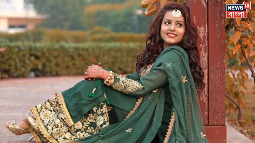 ইন্দর কৌর ছিলেন পাঞ্জাবের একজন গায়িকা ও মেকআপ শিল্পী, যিনি তার গান, লাইভ পারফরম্যান্স এবং সোশ্যাল মিডিয়া কার্যকলাপের মাধ্যমে পঞ্জাবি সঙ্গীত জগতে নিজের একটি ক্রমবর্ধমান অবস্থান তৈরি করেছিলেন। বিগত বছরগুলোতে তিনি আফগান জট্টি, সোহনা লাগদা, লানেদারনি, দেশি সিররে দে, সোনে দি ওয়াং, কিসান অ্যান্থেম, জিজা, রিচ স্ট্যান্ডার্ড, আকাদ এবং কদো তি মিলেগি-সহ আরও বেশ কিছু পাঞ্জাবি গান প্রকাশ করেছেন। তার সঙ্গীত এবং অনলাইন উপস্থিতি তাকে আঞ্চলিক শ্রোতাদের মাঝে পরিচিতি এনে দিয়েছিল। তার ইনস্টাগ্রাম হ্যান্ডেলে ১ লক্ষ ২৪ হাজার ফলোয়ার রয়েছে। ইন্দর কৌর ছিলেন পাঞ্জাবের একজন গায়িকা ও মেকআপ শিল্পী, যিনি তার গান, লাইভ পারফরম্যান্স এবং সোশ্যাল মিডিয়া কার্যকলাপের মাধ্যমে পঞ্জাবি সঙ্গীত জগতে নিজের একটি ক্রমবর্ধমান অবস্থান তৈরি করেছিলেন। বিগত বছরগুলোতে তিনি আফগান জট্টি, সোহনা লাগদা, লানেদারনি, দেশি সিররে দে, সোনে দি ওয়াং, কিসান অ্যান্থেম, জিজা, রিচ স্ট্যান্ডার্ড, আকাদ এবং কদো তি মিলেগি-সহ আরও বেশ কিছু পাঞ্জাবি গান প্রকাশ করেছেন। তার সঙ্গীত এবং অনলাইন উপস্থিতি তাকে আঞ্চলিক শ্রোতাদের মাঝে পরিচিতি এনে দিয়েছিল। তার ইনস্টাগ্রাম হ্যান্ডেলে ১ লক্ষ ২৪ হাজার ফলোয়ার রয়েছে।