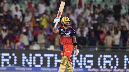 Virat Kohli: কোহলির সেঞ্চুরিতে অনিশ্চিত কেকেআরের প্লেঅফ স্বপ্ন! ৬ উইকেটে দুরন্ত জয়ে লিগ শীর্ষে আরসিবি Virat Kohli: কোহলির সেঞ্চুরিতে অনিশ্চিত কেকেআরের প্লেঅফ স্বপ্ন! ৬ উইকেটে দুরন্ত জয়ে লিগ শীর্ষে আরসিবি