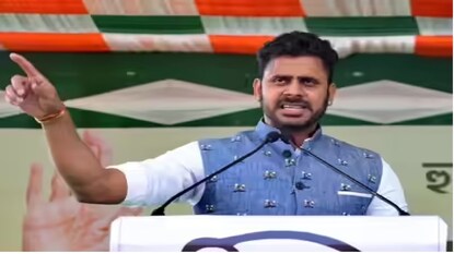মনোজ তিওয়ারিকে ঘিরে নতুন বিতর্ক! মনোজ তিওয়ারিকে ঘিরে নতুন বিতর্ক!