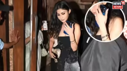 ক্যামেরা দেখেই মুখ লুকোলেন মৌনি