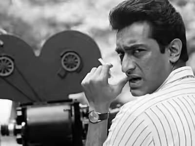 অনীকের ছবি অপরাজিত