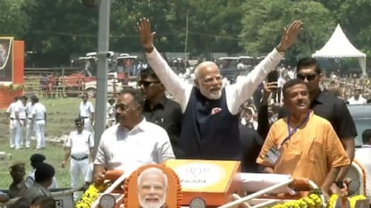 শুভেন্দু অধিকারীর শপথ শুভেন্দু অধিকারীর শপথ