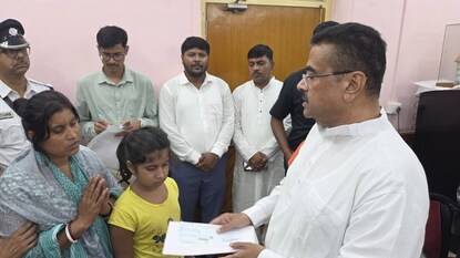 ভবানীপুরে মৃতের বাড়িতে গেলেন মুখ্যমন্ত্রী (নিজস্ব ছবি)