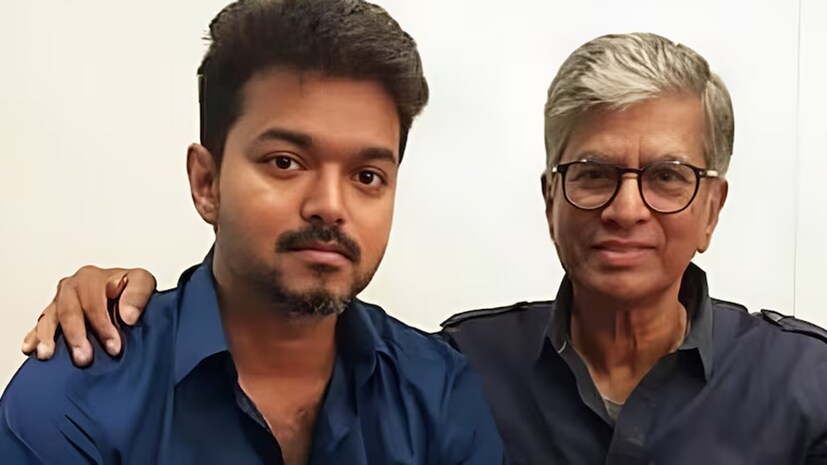 বিয়ের পরের বছর, ১৯৭৪-তে দম্পতির ঘরে জোসেফ বিজয় (থালাপতি বিজয়)-এর জন্ম হয়। চন্দ্রশেখর খ্রিস্টান ধর্মে বিশ্বাসী ছিলেন, আর শোভা হিন্দু ছিলেন। দু’জনের মধ্যে আন্তঃধর্ম বিয়ে হয়েছিল, কিন্তু কখনও ধর্ম তাদের সম্পর্কে বাধা দেয়নি। তামিল টাইমস নাও-এর রিপোর্ট অনুযায়ী, বিজয় ৬ বছর বয়সে শোভার ইচ্ছায় দু’জনে চার্চে আবার বিয়ে করেন। সেই সময়ের ব্ল্যাক অ্যান্ড হোয়াইট ছবি আজও সোশ্যাল মিডিয়ায় ভাইরাল হয়। এই অনন্য বিয়েতে ছেলে বিজয়ও উপস্থিত ছিলেন। বিয়ের পরের বছর, ১৯৭৪-তে দম্পতির ঘরে জোসেফ বিজয় (থালাপতি বিজয়)-এর জন্ম হয়। চন্দ্রশেখর খ্রিস্টান ধর্মে বিশ্বাসী ছিলেন, আর শোভা হিন্দু ছিলেন। দু’জনের মধ্যে আন্তঃধর্ম বিয়ে হয়েছিল, কিন্তু কখনও ধর্ম তাদের সম্পর্কে বাধা দেয়নি। তামিল টাইমস নাও-এর রিপোর্ট অনুযায়ী, বিজয় ৬ বছর বয়সে শোভার ইচ্ছায় দু’জনে চার্চে আবার বিয়ে করেন। সেই সময়ের ব্ল্যাক অ্যান্ড হোয়াইট ছবি আজও সোশ্যাল মিডিয়ায় ভাইরাল হয়। এই অনন্য বিয়েতে ছেলে বিজয়ও উপস্থিত ছিলেন।