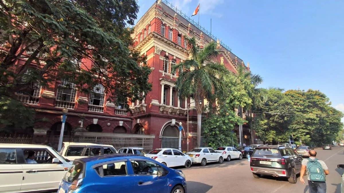 Writers Building: রাজ্যে পরিবর্তন, মহাকরণের প্রত্যাবর্তন, ১৩ বছর একা-ফাঁকা, এবার ব্যস্ত লালবাড়ি| Writers Building: BJP wants to shift new West Bengal CM back to Writers’ Building