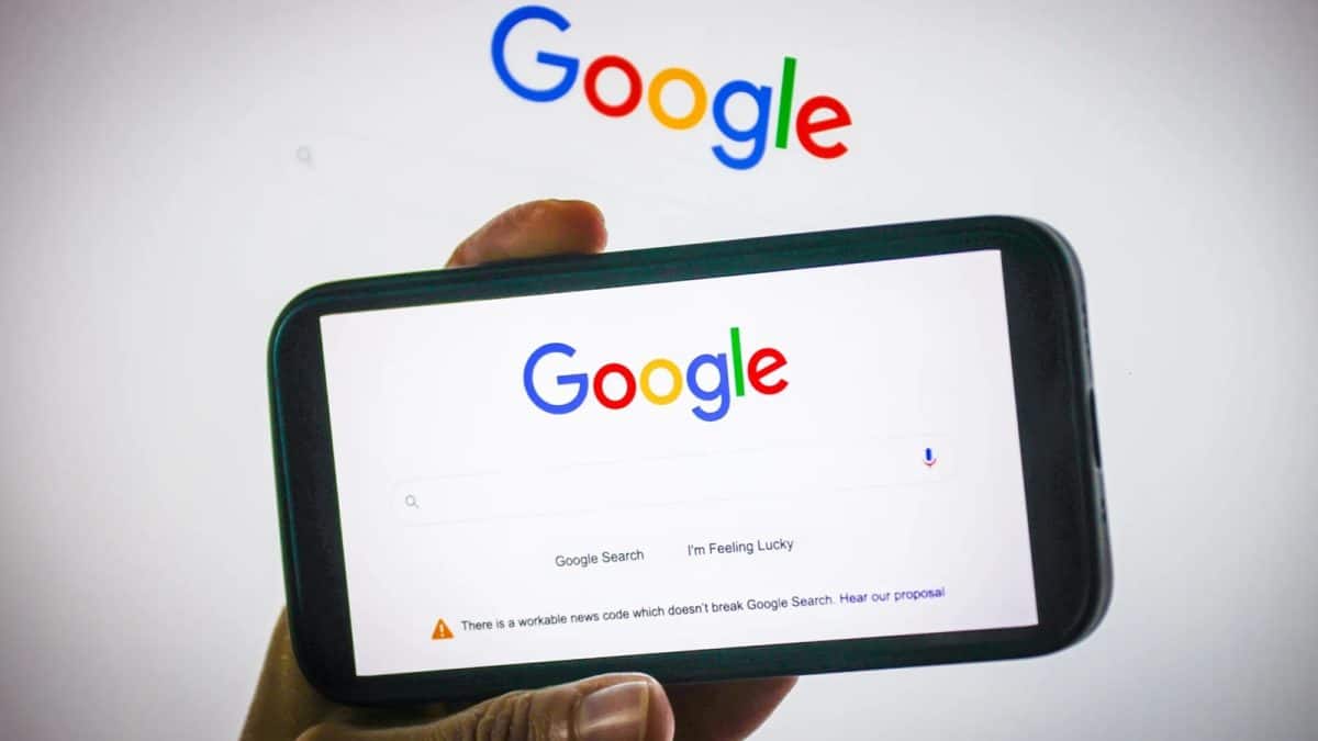 Google-এর বড় পরিবর্তন! শীঘ্রই QR Code স্ক্যান না করলে খুলবে না কোনও ওয়েবসাইট Google-এর বড় পরিবর্তন! শীঘ্রই QR Code স্ক্যান না করলে খুলবে না কোনও ওয়েবসাইট