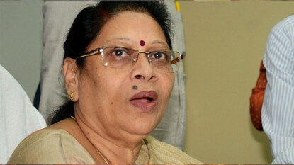 আদালতে আত্মসমর্পণ সাংসদ মালা রায়ের আদালতে আত্মসমর্পণ সাংসদ মালা রায়ের
