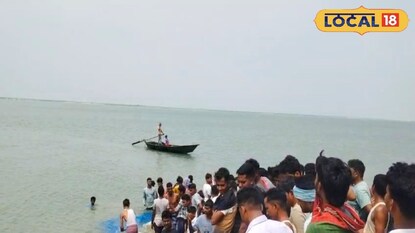 মাঝ গঙ্গায় নৌকা উল্টে নিখোঁজ মৎস্যজীবী