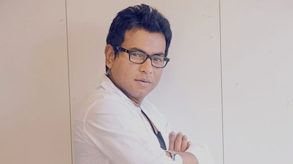 Rudranil Ghosh: ‘অ্যাকাউন্টে ৫৬ টাকা পড়েছিল, নেমন্তন্ন করত না বন্ধুরা…’, পরম ‘বন্ধু’ থেকে টলিপাড়ায় কাজ হারানো! সব নিয়ে অকপট রুদ্রনীল Rudranil Ghosh: ‘অ্যাকাউন্টে ৫৬ টাকা পড়েছিল, নেমন্তন্ন করত না বন্ধুরা…’, পরম ‘বন্ধু’ থেকে টলিপাড়ায় কাজ হারানো! সব নিয়ে অকপট রুদ্রনীল