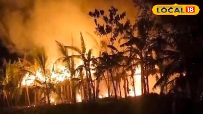রাতের আগুনে পুড়ে ছাই পোলট্রি ফার্ম, লক্ষাধিক টাকার ক্ষতি রাতের আগুনে পুড়ে ছাই পোলট্রি ফার্ম, লক্ষাধিক টাকার ক্ষতি