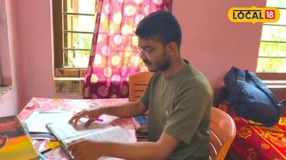 উচ্চমাধ্যমিকে নবম স্থান অধিকারী অভিমুন্য সিং উচ্চমাধ্যমিকে নবম স্থান অধিকারী অভিমুন্য সিং