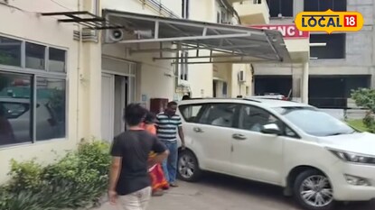 আহত শ্রমিকদের নিয়ে যাওয়া হয়েছে হাসপাতালের জরুরি বিভাগে