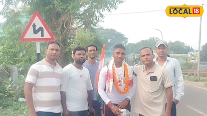 পায়ে হেঁটে বৈষ্ণোদেবী মন্দিরের পথে যাত্রা শুরু বাবুন বাউড়ির
