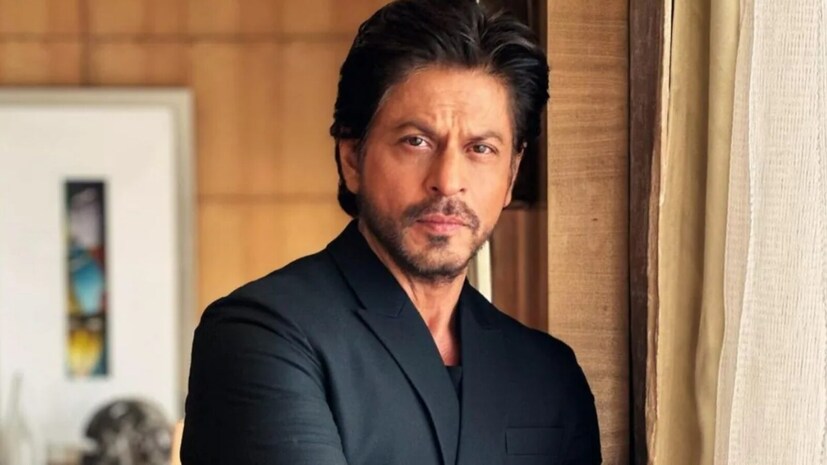 এনএসডি শিল্পীদের কথা বলতে গেলে, তাঁদের মধ্যে ছিলেন পঙ্কজ কাপুর, রঘুবীর যাদব, রাজ বাব্বর, নাসিরুদ্দিন শাহ, রোহিনী হাট্টাংগাড়ি এবং পরে অনুপম খের। কিন্তু শাহরুখ খান তাঁদের দ্বারা অনুপ্রাণিত হয়ে বড় হয়েছেন এবং অভিনয়ের খুঁটিনাটি শিখতে থাকেন।