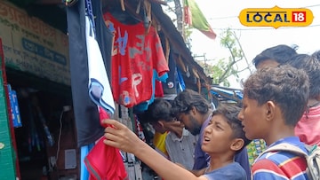 Howrah News: ব্রাজিল, আর্জেন্টিনার থেকে বেশি বিকোচ্ছে আরেক দলের জার্সি, ফুটবল বিশ্বকাপের উন্মাদনায় গা ভাসাল বাংলা Howrah News: ব্রাজিল, আর্জেন্টিনার থেকে বেশি বিকোচ্ছে আরেক দলের জার্সি, ফুটবল বিশ্বকাপের উন্মাদনায় গা ভাসাল বাংলা