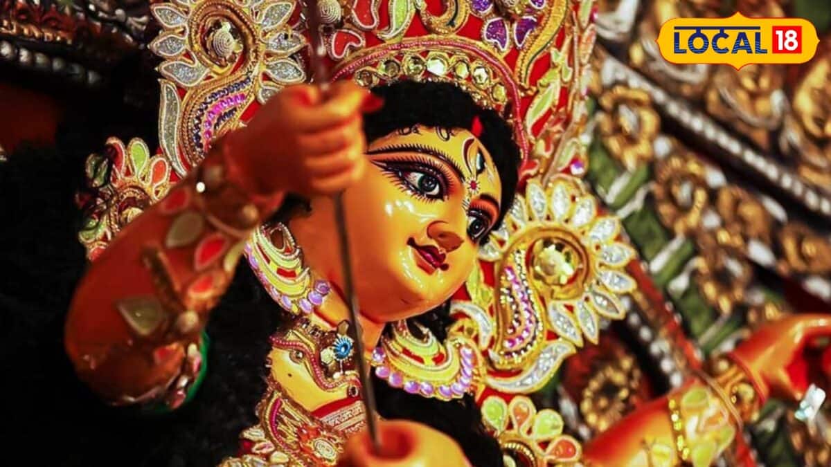 Durga Puja 2026: দুর্গাপুজোয় বড় চমক! সবচেয়ে বড় মাটির দুর্গা প্রতিমা এবার নদিয়ায়, প্রস্তুতি তুঙ্গে