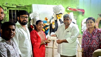 মমতা-অভিষেকের দুয়ারে পৌঁছে কী করলেন জিতেন্দ্র তিওয়ারি?