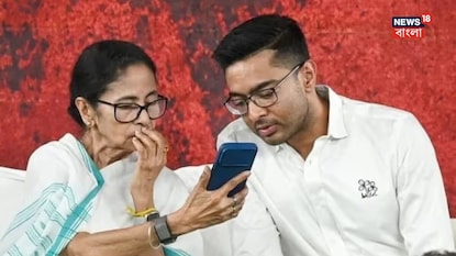 দিল্লিতে মমতা বন্দ্যোপাধ্যায় দিল্লিতে মমতা বন্দ্যোপাধ্যায়
