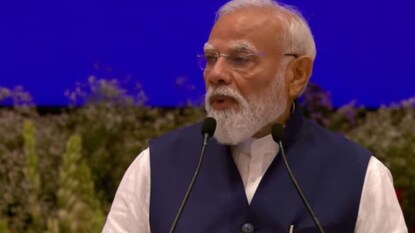 ‘মানুষই আমার কাছে ঈশ্বর’! দেশের সেবাই তাঁর পরম সৌভাগ্য, নেহেরুকে টেক্কা দিয়েই বললেন মোদি ‘মানুষই আমার কাছে ঈশ্বর’! দেশের সেবাই তাঁর পরম সৌভাগ্য, নেহেরুকে টেক্কা দিয়েই বললেন মোদি