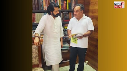 শমীক ভট্টাচার্যের বাড়িতে প্রসেনজিৎ চট্টোপাধ্যায় শমীক ভট্টাচার্যের বাড়িতে প্রসেনজিৎ চট্টোপাধ্যায়