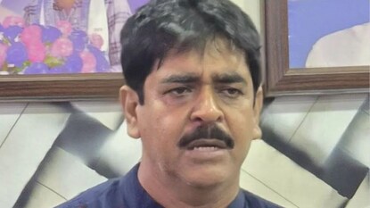 বাংলাদেশ পালানোর চেষ্টা শওকত মোল্লার? বাংলাদেশ পালানোর চেষ্টা শওকত মোল্লার?