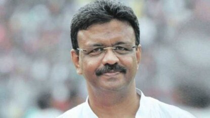 ইস্তফা দিলেন ফিরহাদ হাকিম ইস্তফা দিলেন ফিরহাদ হাকিম