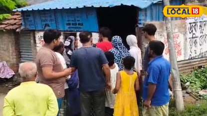 মুর্শিদাবাদের দৌলতাবাদ থানার মোড় এলাকায় বিদ্যুৎপৃষ্ঠ হয়ে দম্পতির মৃত্যু মুর্শিদাবাদের দৌলতাবাদ থানার মোড় এলাকায় বিদ্যুৎপৃষ্ঠ হয়ে দম্পতির মৃত্যু