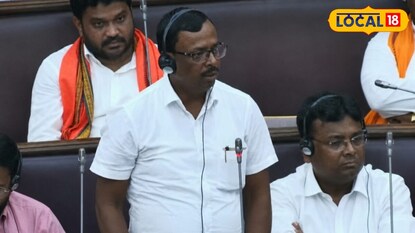 বিধানসভায় নিজের এলাকার স্বাস্থ্য ব্যবস্থার দুর্দশার কথা তুলে ধরছেন বিধায়ক বিধানসভায় নিজের এলাকার স্বাস্থ্য ব্যবস্থার দুর্দশার কথা তুলে ধরছেন বিধায়ক