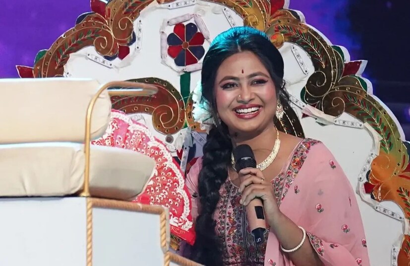 হাওড়া, রাকেশ মাইতি: সুরমঞ্চে সালকিয়ার জয়, সায়ন্তনীর সাফল্যের নেপথ্যে এক মায়ের লড়াই ঝকঝকে আলোর রোশনাই, করতালি আর সুরের মায়াজাল— ‘সা রে গা মা পা’- বড় মঞ্চে দাঁড়িয়ে যখন হাওড়ার মেয়ে সায়ন্তনী গাইছিলেন, তখন ব্যাকস্টেজে এক মায়ের চোখ আনন্দে ভিজে উঠছিল।