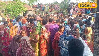 কুলতলির মৎস্যজীবীদের শোকগ্রস্ত পরিবার কুলতলির মৎস্যজীবীদের শোকগ্রস্ত পরিবার