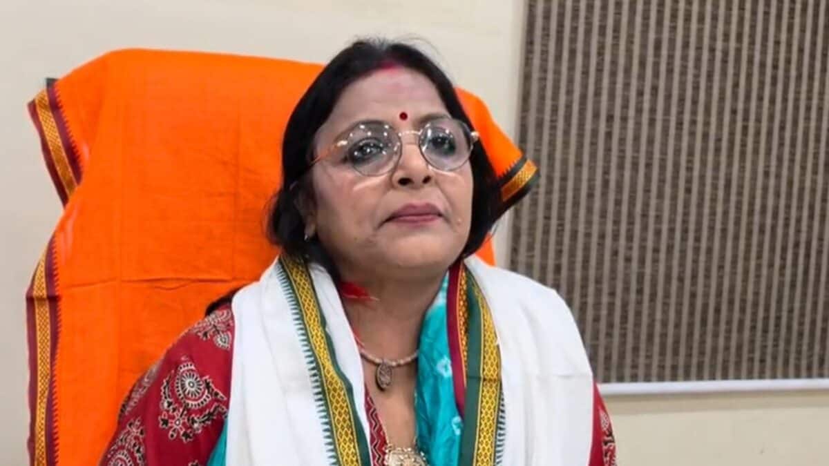 Tollywood-Papiya Adhikari: টলিউডের অচলাবস্থা পর্যবেক্ষণ করতে অস্থায়ী কমিটি গঠন করলেন বিধায়ক পাপিয়া অধিকারী