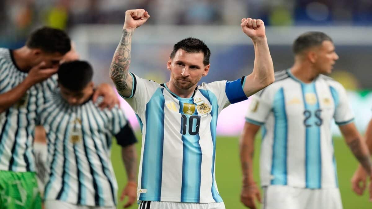 Lionel Messi New Record: সারা পৃথিবীতে কোনও ফুটবলার যা কখনও করেনি তাই করলেন মেসি, তৈরি হল নয়া নজির
