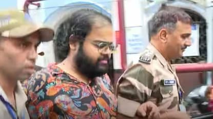 আশিস কুমার পাণ্ডের শর্তসাপেক্ষ জামিন মঞ্জুর আশিস কুমার পাণ্ডের শর্তসাপেক্ষ জামিন মঞ্জুর