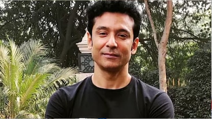 বিরাট দুঃসংবাদ! জন্মদিনের পরের দিনই বাবাকে হারালেন টোটা, প্রয়াত বিপ্লবাঙ্কুর রায়চৌধুরী বিরাট দুঃসংবাদ! জন্মদিনের পরের দিনই বাবাকে হারালেন টোটা, প্রয়াত বিপ্লবাঙ্কুর রায়চৌধুরী