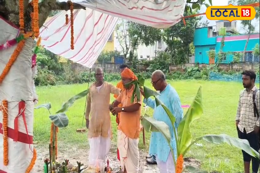 জানা যায়, প্রায় ১৫ বছর আগে করিমপুর শহরের বাসিন্দা অনুরোধ মণ্ডল ও কার্তিক পাল ‘গাছ লাগাও, প্রাণ বাঁচাও’ এবং ‘একটি গাছ, একটি প্রাণ’ - এই ভাবনাকে সামনে রেখে করিমপুর রেগুলেট স্মার্ট ময়দানের এক কোণে একটি বটগাছ ও একটি পাকুড় গাছ রোপণ করেছিলেন। তাদের উদ্দেশ্য ছিল, ভবিষ্যতে মাঠে খেলতে আসা খেলোয়াড়, দর্শক ও পথচলতি মানুষ যাতে গ্রীষ্মের প্রখর রোদে এই গাছের ছায়ায় বিশ্রাম নিতে পারেন। জানা যায়, প্রায় ১৫ বছর আগে করিমপুর শহরের বাসিন্দা অনুরোধ মণ্ডল ও কার্তিক পাল ‘গাছ লাগাও, প্রাণ বাঁচাও’ এবং ‘একটি গাছ, একটি প্রাণ’ - এই ভাবনাকে সামনে রেখে করিমপুর রেগুলেট স্মার্ট ময়দানের এক কোণে একটি বটগাছ ও একটি পাকুড় গাছ রোপণ করেছিলেন। তাদের উদ্দেশ্য ছিল, ভবিষ্যতে মাঠে খেলতে আসা খেলোয়াড়, দর্শক ও পথচলতি মানুষ যাতে গ্রীষ্মের প্রখর রোদে এই গাছের ছায়ায় বিশ্রাম নিতে পারেন।
